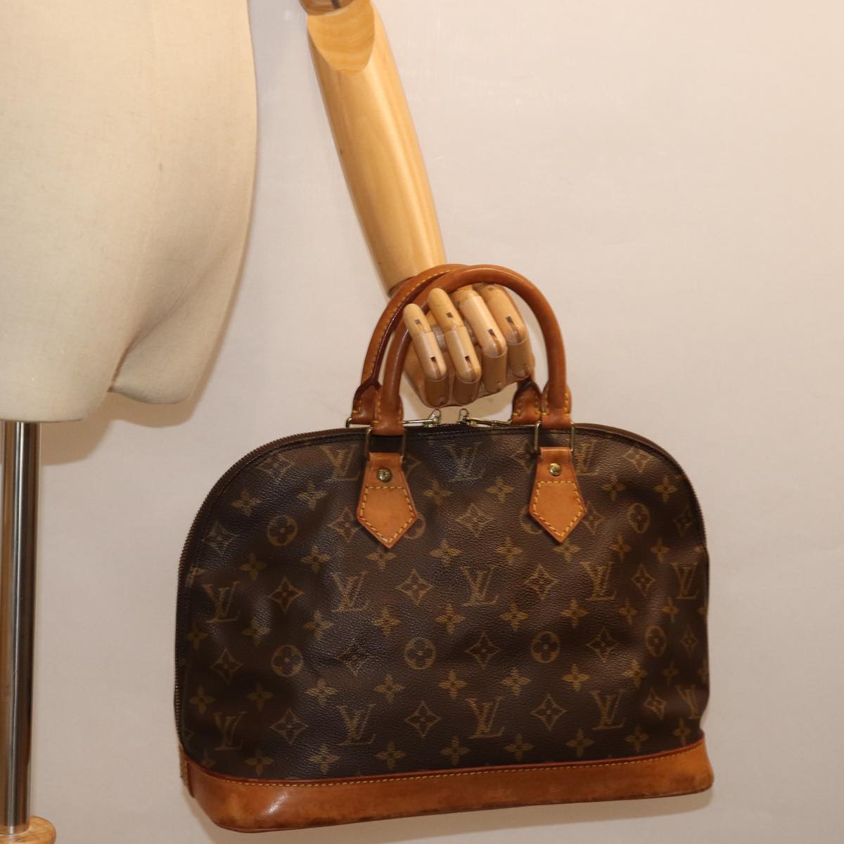 Louis Vuitton Alma