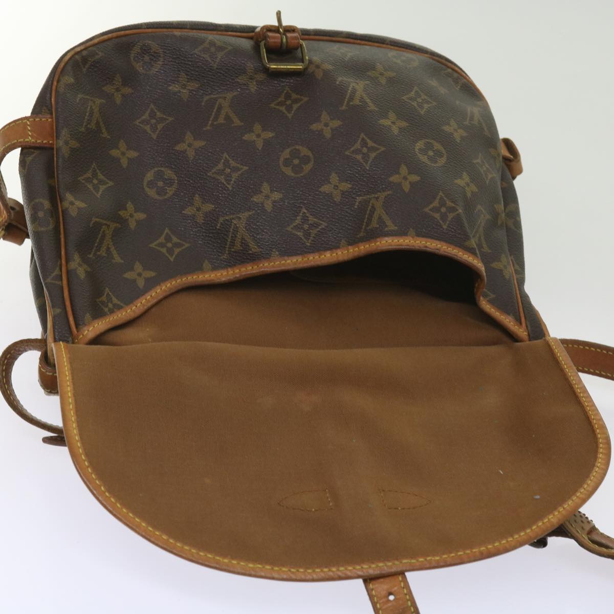 Louis Vuitton Saumur