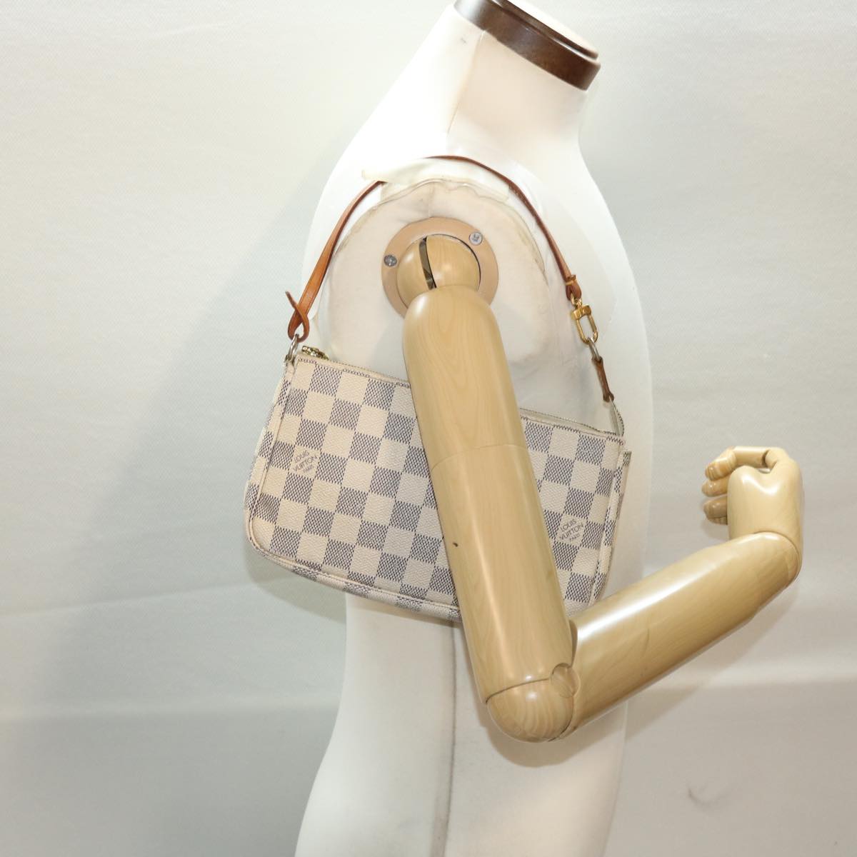 Louis Vuitton Pochette accessoires