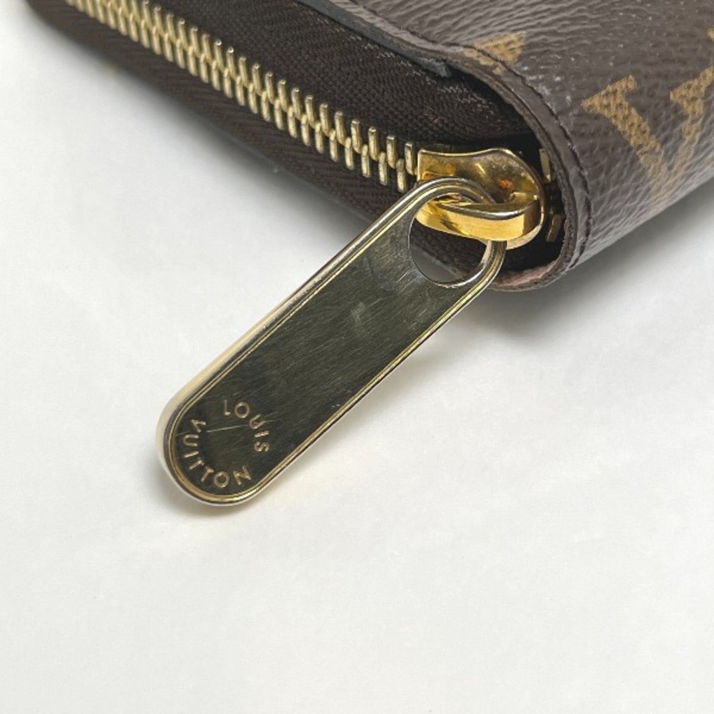 Louis Vuitton Zippy wallet