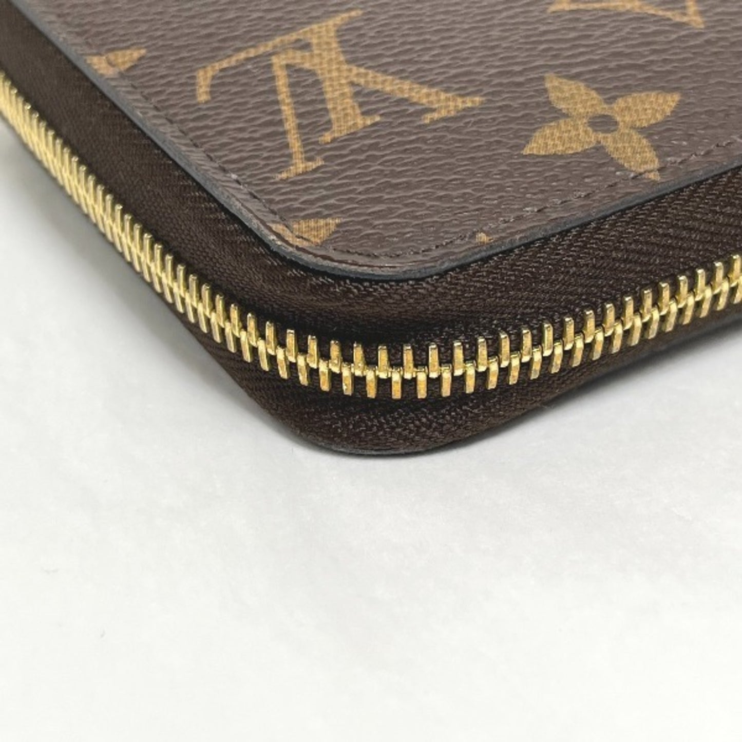 Louis Vuitton Zippy wallet